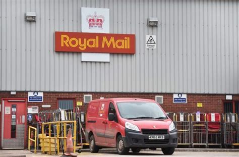 does royal mail deliver on saturday 2023